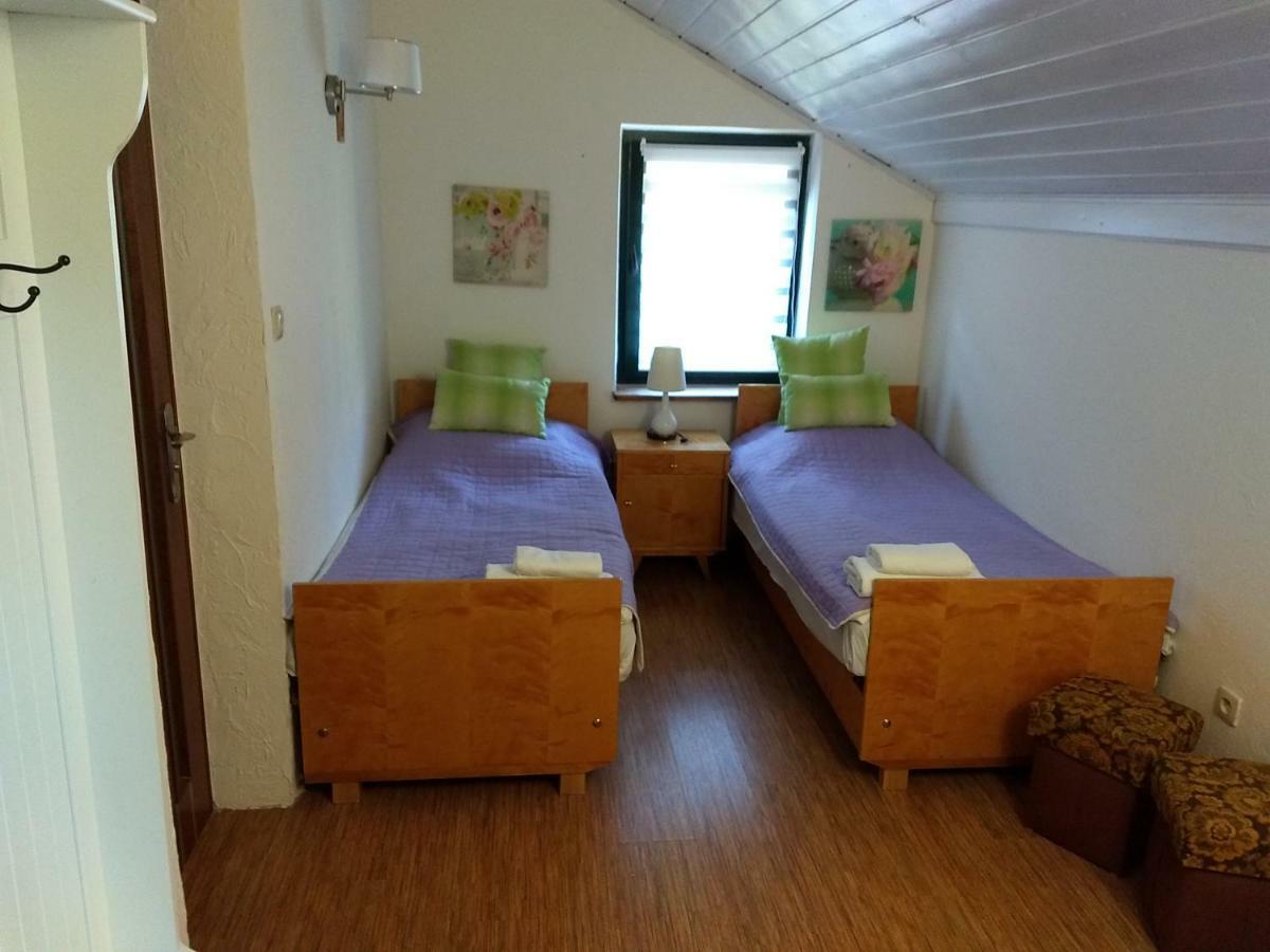 Karczma Biesiadna Bed & Breakfast Dalnia Exterior photo